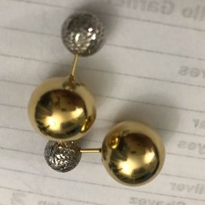 Dior Earrings  18k Saudi Gold brand new